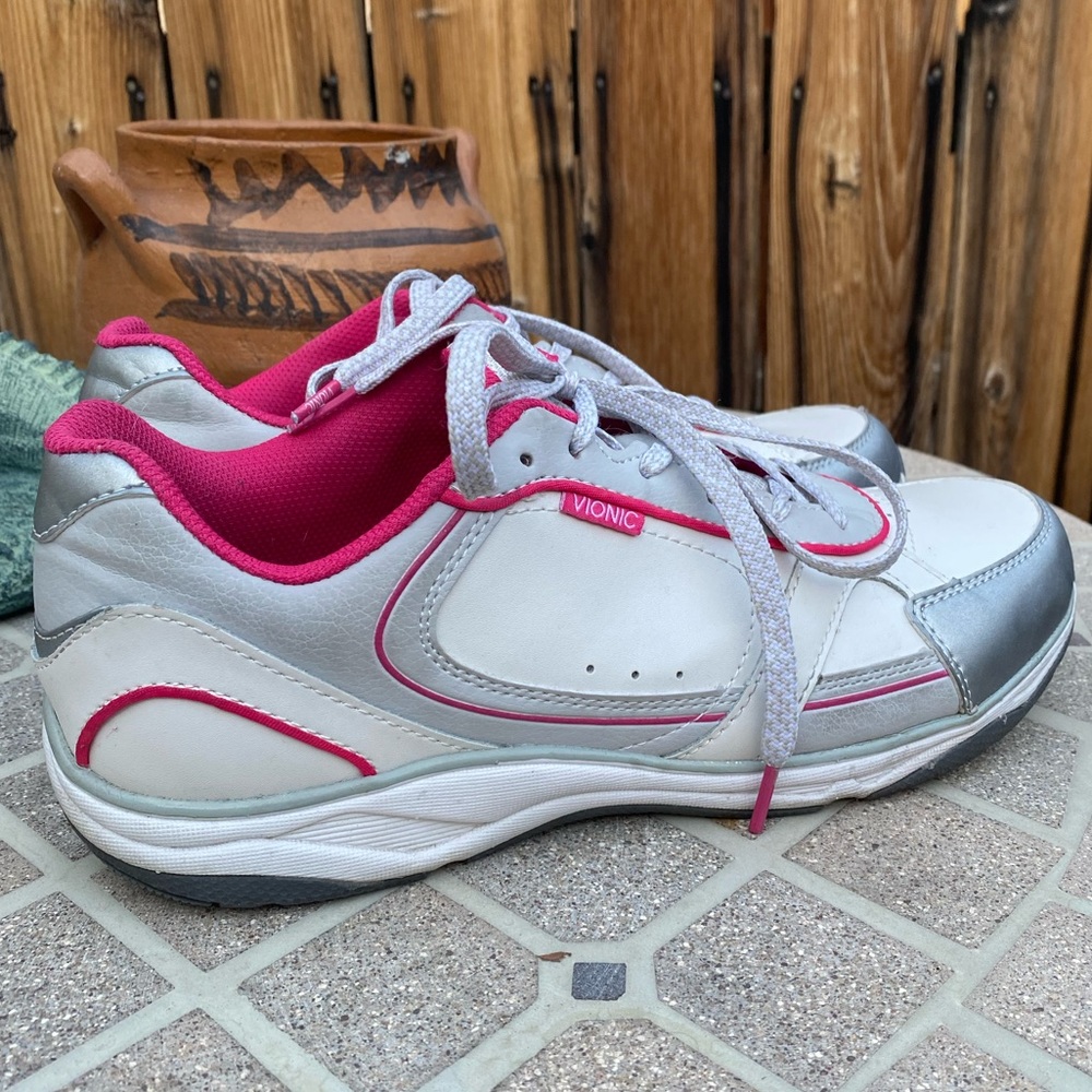 Vionic Orthopedic Sneakers View 3